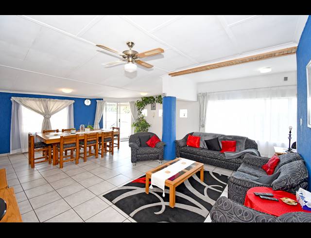 4 BEDROOM HOUSE FOR SALE IN CROSBY